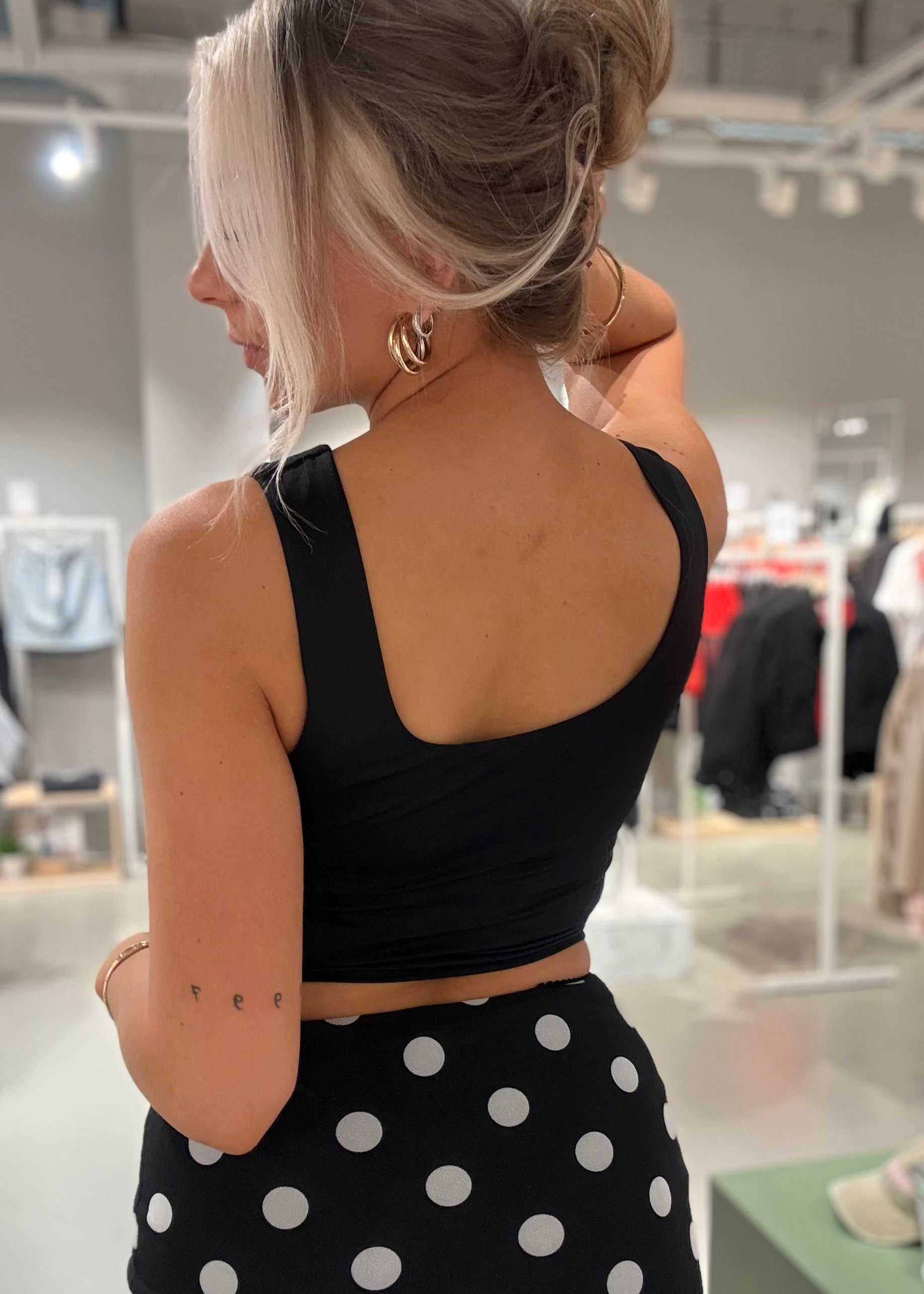 VIKENZA Tank-Top - Black